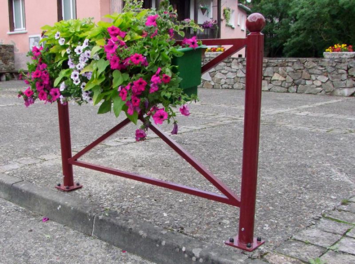 Barrière avec jardinière par cöté